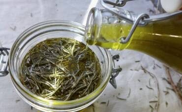 Easy Rosemary Olive Oil Recipe